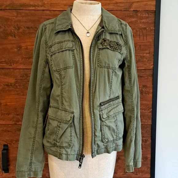 Nwot EXPRESS distressed cargo jacket w/pocket Army  Sz m